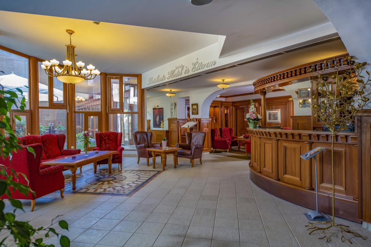 Betekints Wellness Hotel Veszprem Bagian luar foto