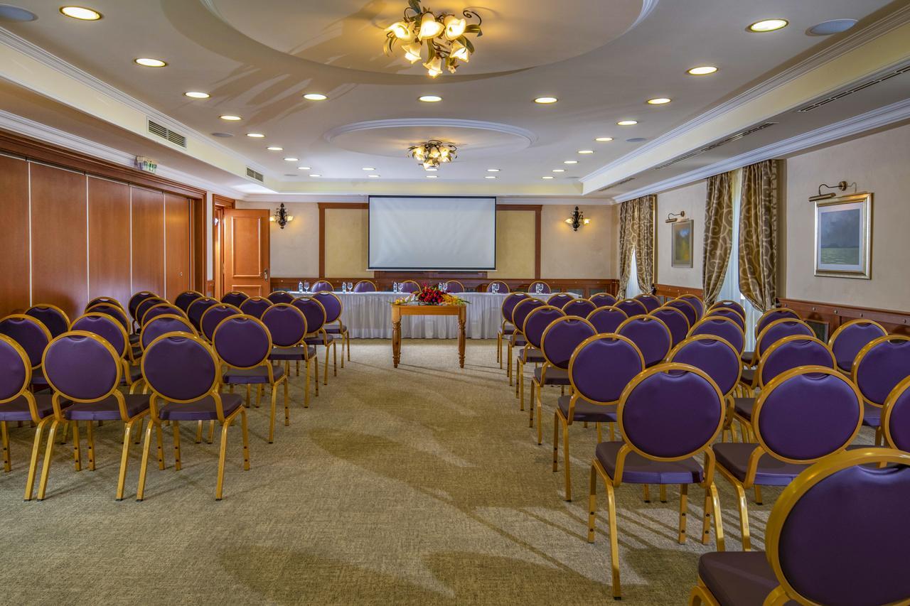 Betekints Wellness Hotel Veszprem Bagian luar foto