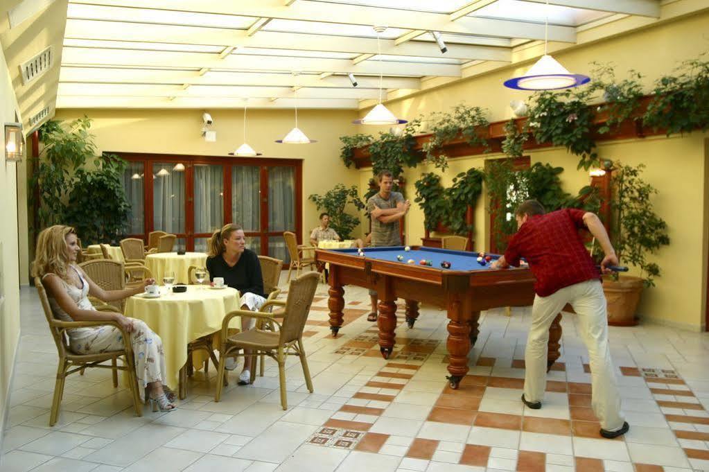 Betekints Wellness Hotel Veszprem Bagian luar foto